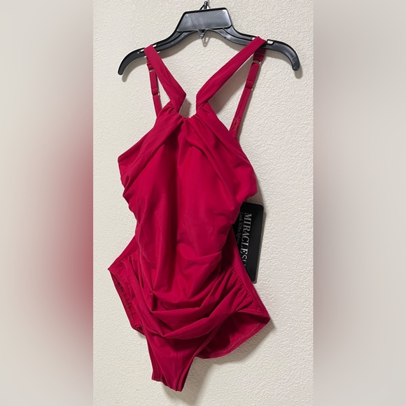 MiracleSuit Women’s Razzle Dazzle Siren One Piece Swimsuit Grenadine Red - Picture 8 of 14